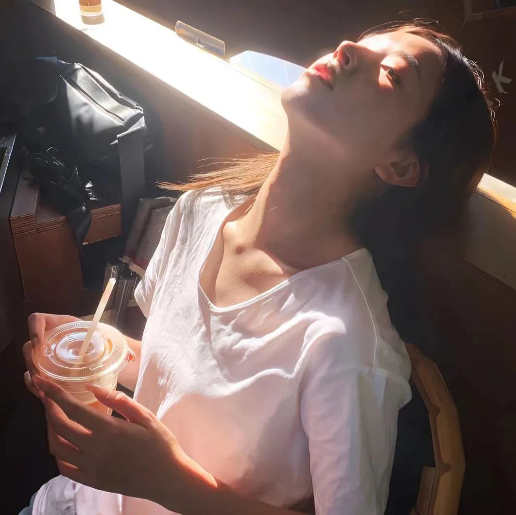 校草是女生